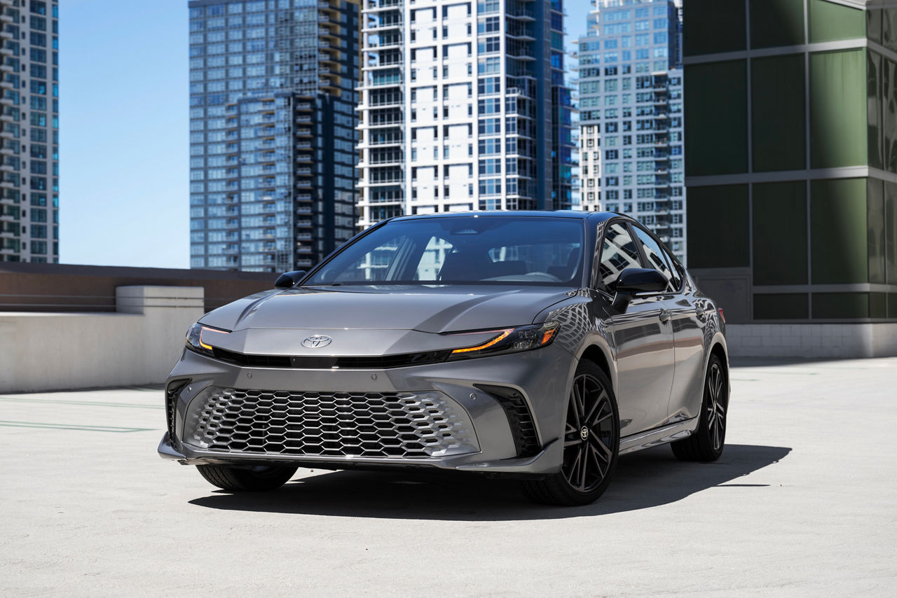 2025 Camry XSE AWD HeavyMetalBlackRoof 003